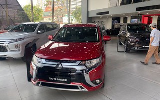 Chính thức giảm 6 triệu đồng lệ phí khi đăng ký xe ô tô ở Hà Nội và TPHCM