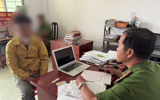 Công an TPHCM cảnh báo nóng những người dán quảng cáo thuê