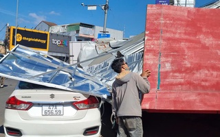 Đắk Lắk: Sập biển quảng cáo, 1 phụ nữ bị thương nặng