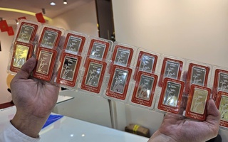 Giá bạc hôm nay 8-1: Bất ngờ rớt mạnh