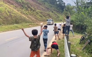 Vì sao CSGT Quảng Trị phải lên tiếng về hình ảnh này của trẻ em?