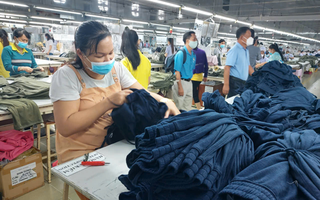 Bảo vệ lao động nữ mang thai, nuôi con nhỏ