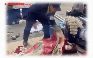 Bệnh viện Bạch Mai đuổi việc bảo vệ ném chăn người nhà bệnh nhân