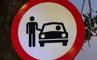 "Tấm biển lạ" ở Hồ Tràm gây xôn xao mạng xã hội