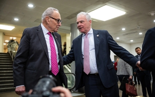 Thượng viện Mỹ bỏ phiếu hạn chế hành động quân sự của ông Donald Trump ở Venezuela