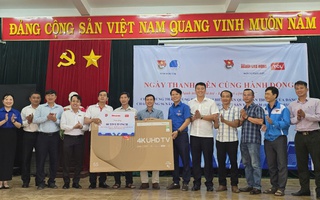Đoàn Thanh niên Báo Người Lao Động hỗ trợ người dân, học sinh khó khăn ở Đông Đắk Lắk