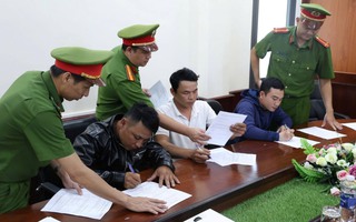 Chôn lấp gần 450 tấn chất thải trái phép ven sông, 3 người bị khởi tố