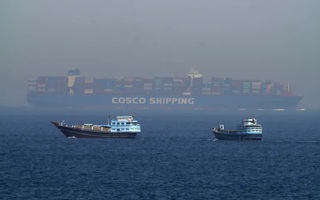 Mỹ yêu cầu tàu thương mại né lãnh hải Iran sau khi có đe dọa “thảm sát”