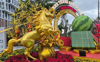 Lộ diện đàn linh vật ngựa vàng, ngựa bạc của Nha Trang - Khánh Hòa