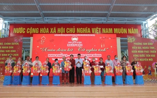 Ấm áp Ngày hội "Xuân đoàn kết - Tết nghĩa tình" phường Tam Bình