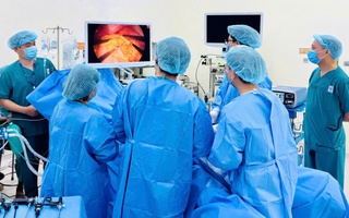 Cắt toàn bộ dạ dày cứu sống người bệnh ung thư nguy kịch