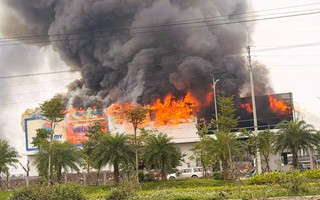 Cháy lớn tại cụm công nghiệp ở Ninh Bình, cột khói bốc cao hàng chục mét