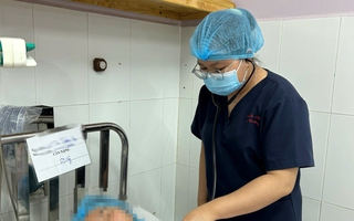 Cả nhà nhập viện sau khi ăn cá mú đỏ