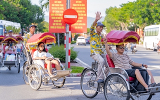 Đội xích lô "xịn sò" ở Đà Nẵng