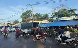 Tài xế xe tải tử vong do xe container đi lùi