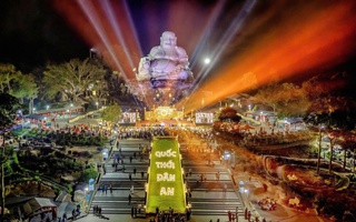 SÔI ĐỘNG MÙA LỄ HỘI (*): Phong phú điểm vui xuân