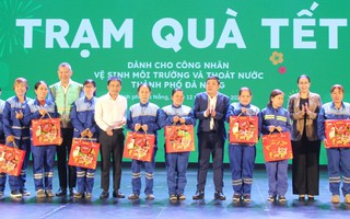 "Xây Tết 2026" trao quà cho 600 công nhân môi trường và thoát nước ở Đà Nẵng