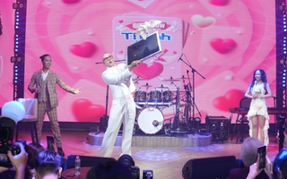 Happy new year của Phan Đinh Tùng 