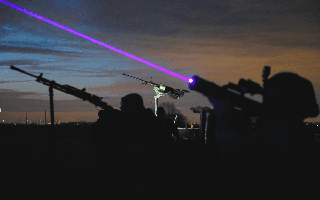 Ukraine tung đòn tầm xa, không kích hàng loạt kho vũ khí Nga