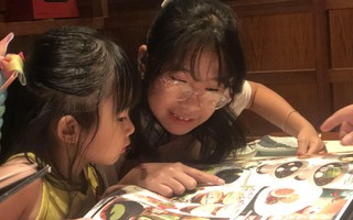 Ăn Tết bên ngoài: Lựa chọn của gia đình ngày nay