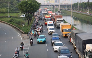 CSGT TPHCM lưu ý người dân lái xe về quê ăn Tết