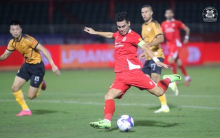 Tiền đạo Nguyễn Tiến Linh tặng 50 triệu đồng hỗ trợ đồng nghiệp CLB Thanh Hóa