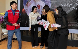 Ca sĩ Phương Anh với hành động ý nghĩa ở tuổi 22