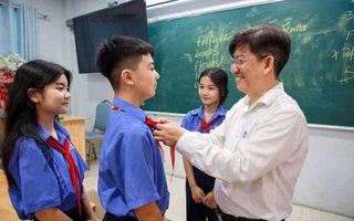 Gặp thầy hiệu trưởng ở ngôi trường ở TP HCM không thu quỹ trường, quỹ lớp