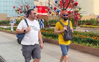 Tết qua góc nhìn người trẻ và du khách quốc tế