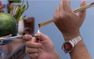 Đốt vàng mã, thắp nhang ngày Tết tránh ảnh hưởng sức khoẻ