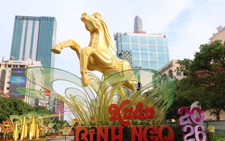 Lộ diện linh vật ngựa ở Đường hoa Nguyễn Huệ Tết Bính Ngọ trước giờ G