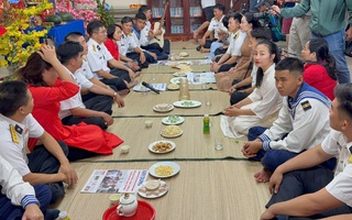 Mang Xuân ra nhà giàn DK1