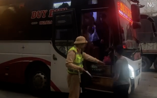 Ô tô 23 chỗ chở 48 người bị phạt hơn 187 triệu đồng