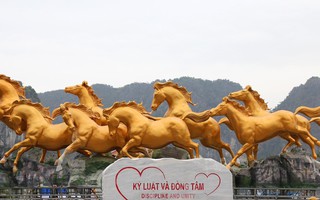 'Bát Mã' khổng lồ tung vó tại Quảng Ninh