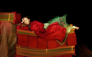 "Mốt" áo dài du xuân năm Ngựa