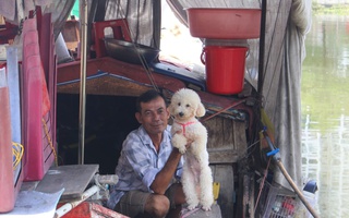 Những mùa xuân "neo" trên dòng Kênh Tẻ