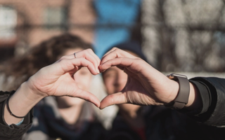 Valentine 2026: Người Việt chi gần 80 tỉ đồng, mặt hàng nào được mua nhiều nhất?