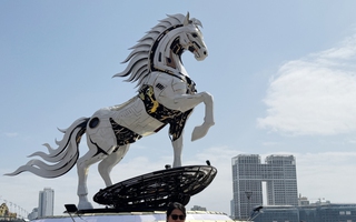 Bình chọn linh vật ngựa Tết Bính Ngọ: Lộ diện "Ngũ mã" dẫn đầu cuộc đua