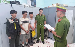 Hai người đánh nhau giữa đường đã bị Công an TPHCM bắt khẩn cấp