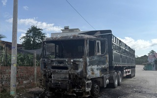 Xe đầu kéo bất ngờ cháy rụi sáng mùng 1 Tết, thiệt hại khoảng 500 triệu đồng