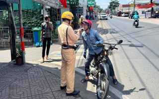 Mới sáng mùng 1 Tết đã bị CSGT xử phạt do say xỉn