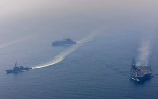 Phi đội Mỹ hướng tới Trung Đông, ông Donald Trump nhắc "khả năng leo thang"