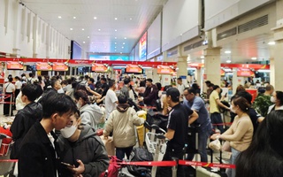 Mùng 3 Tết, vé máy bay từ Hà Nội và TPHCM vẫn thấp