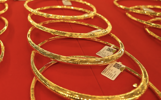 Tối 19-2, giá vàng, bạc đồng loạt tăng mạnh