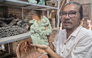 Nhà điêu khắc Đoàn Xuân Hùng thổi hồn gốm xứ Trầm