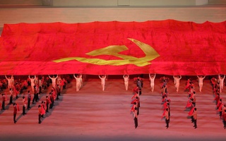 Vững bước dưới cờ Đảng