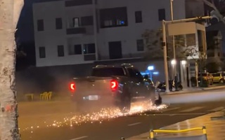 Ô tô kéo lê xe máy gần 1 km, một người tử vong