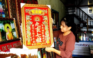 Giữ hồn tranh kiếng Bà Vệ giữa nhịp sống hiện đại