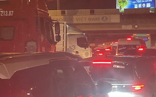 Tối mùng 5 Tết, cao tốc hướng về TPHCM "đóng - mở" liên tục, hướng dẫn các xe đi Quốc lộ 1, 51