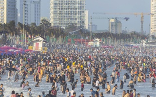 Vũng Tàu: Cứu thành công 17 trường hợp gặp sự cố khi tắm biển